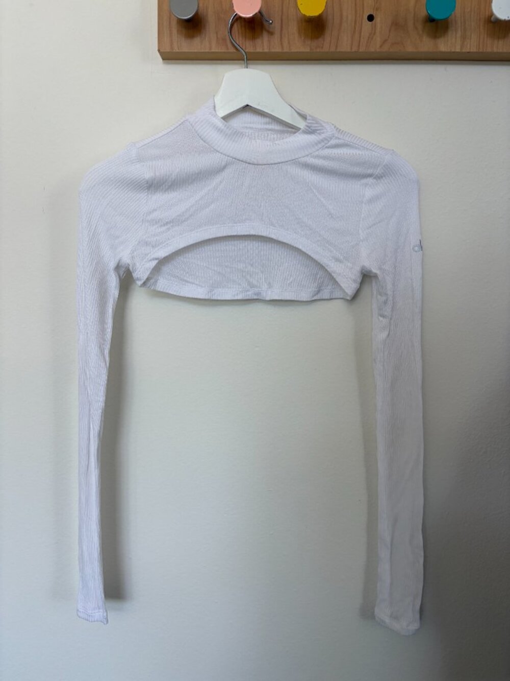ALO Yoga Ultra cropped long sleeve - Picture 3 of 3